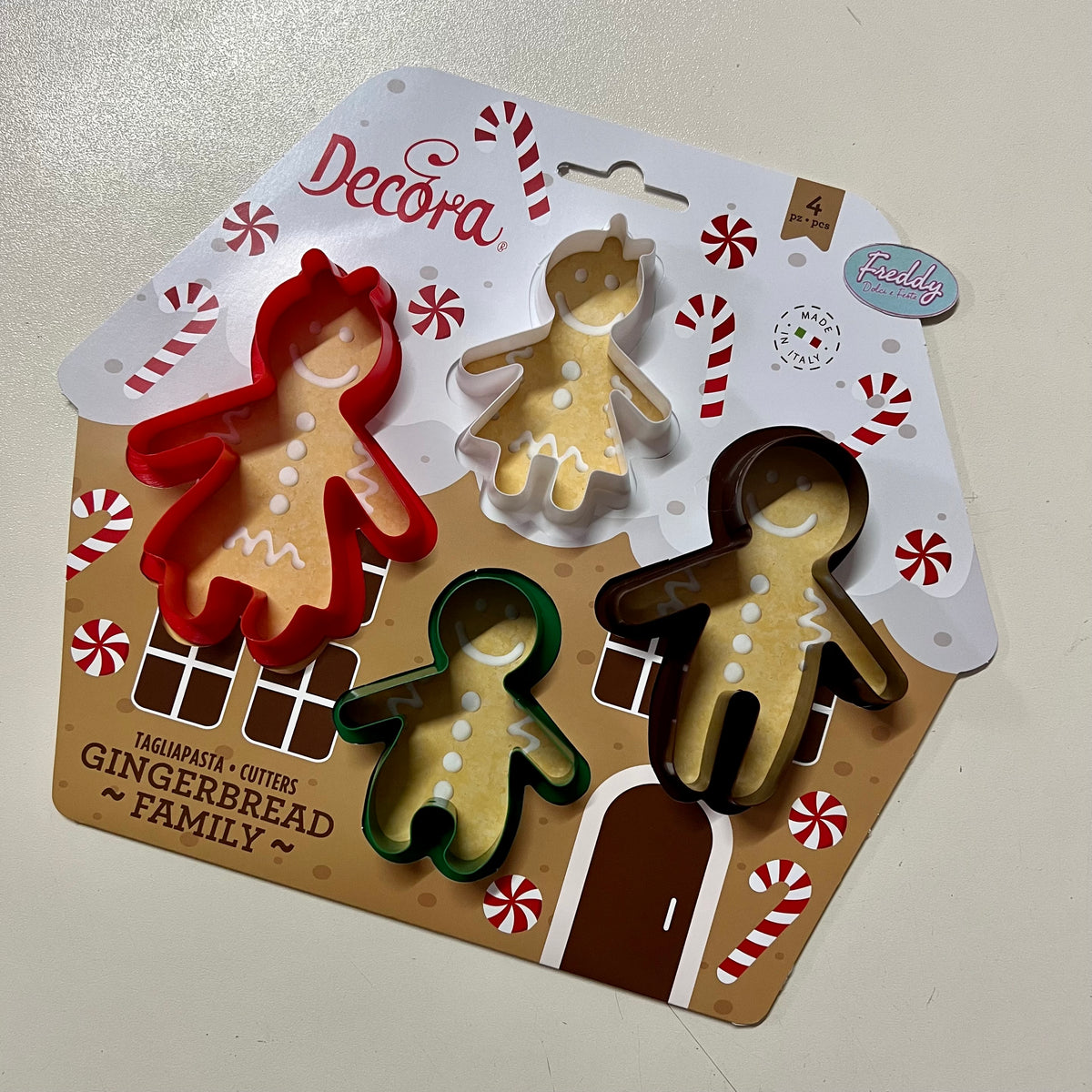 Tagliapasta tagliabiscotto famiglia gingerbread felice in plastica dec –  Freddy Dolci e Feste